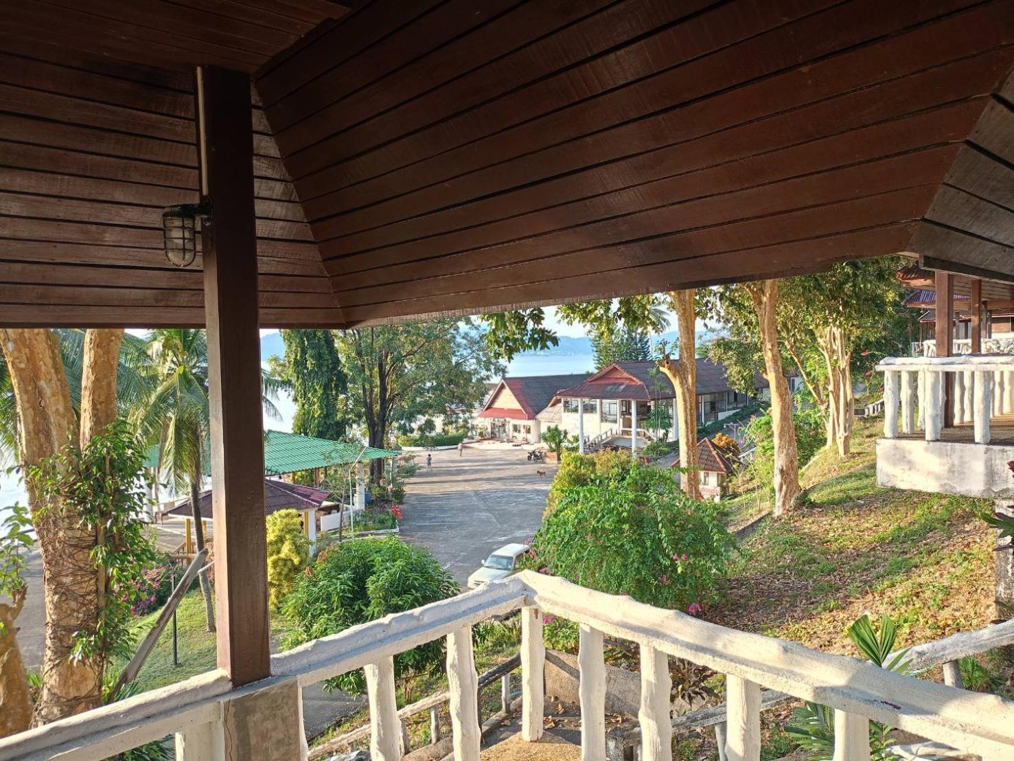 Jansom Beach Resort Ranong Exterior photo
